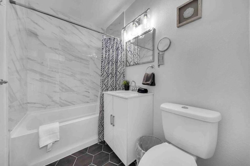 Sweet Escape 5 Br/2Ba Min From Airport And Beach フォート・ローダーデール エクステリア 写真